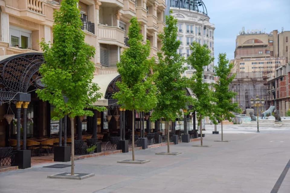 Hotel Room City Square With Great View No Parking Skopje Exterior photo