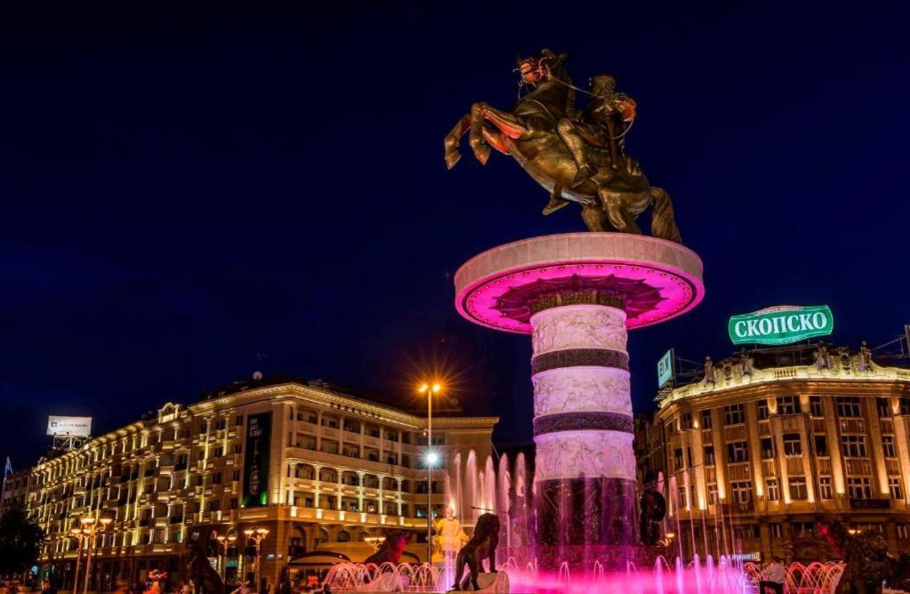 Hotel Room City Square With Great View No Parking Skopje Exterior photo